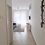 Maja Apartment *